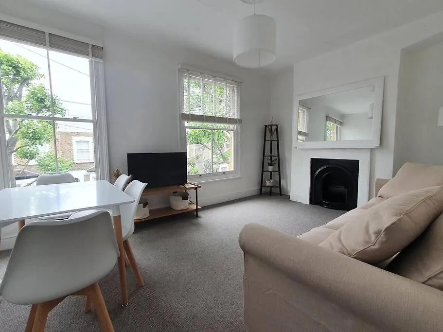 Beautiful Flat In Bow Apartment London